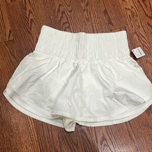White high waisted white short